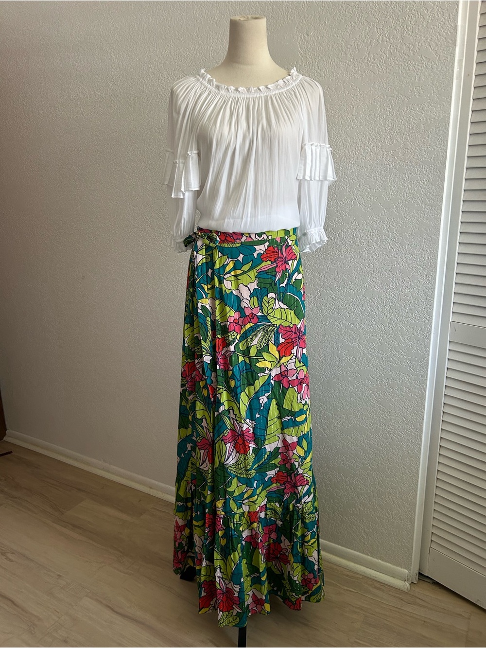 Tori Richard Colorful Tropical Fantasy Isle Annemarie Wrap Cotton Maxi Skirt - Picture 3 of 8